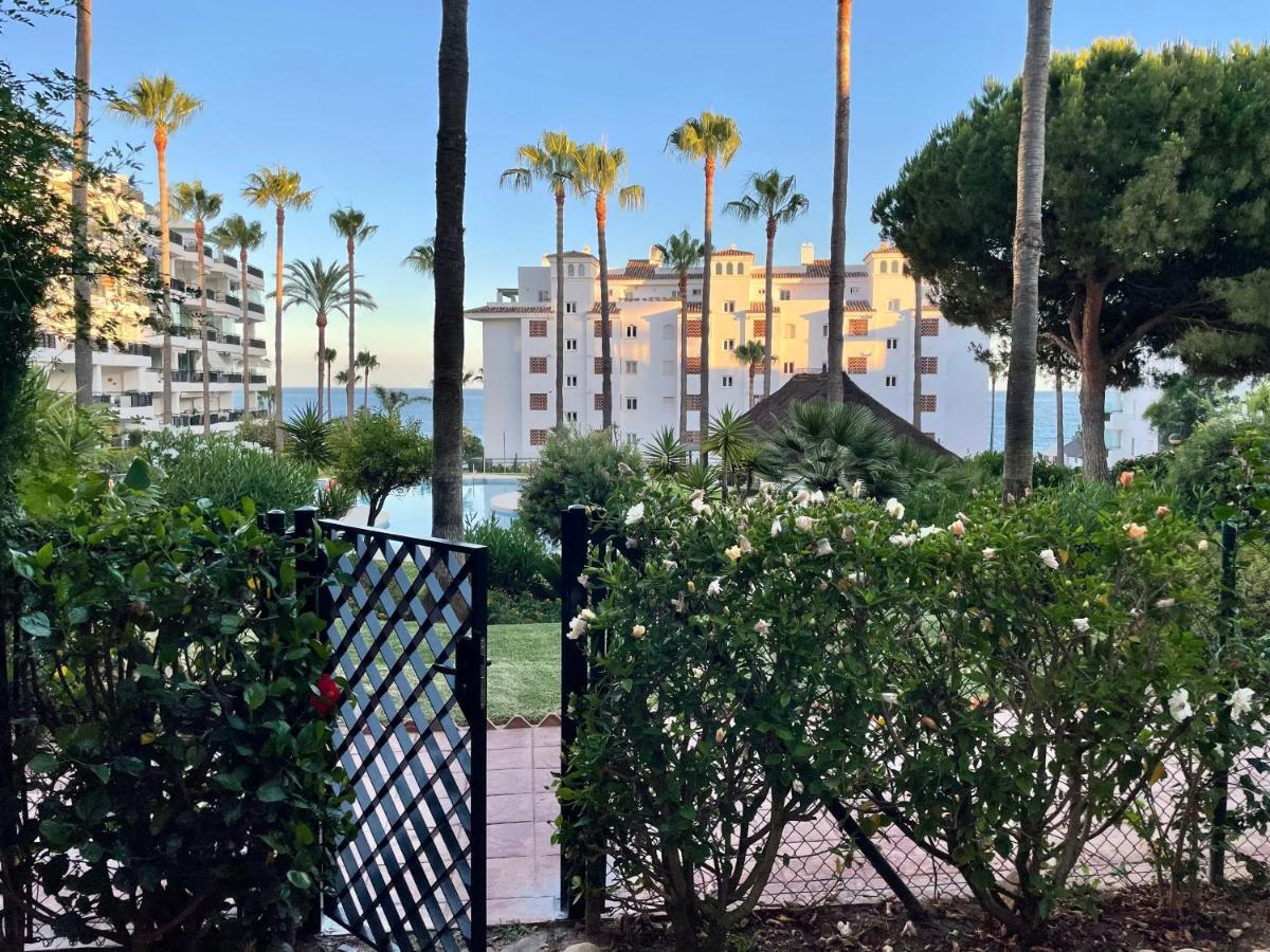Mi Capricho, Beachfront, Grownfloor, Private Garden & Terrace Sitio de Calahonda Exterior foto