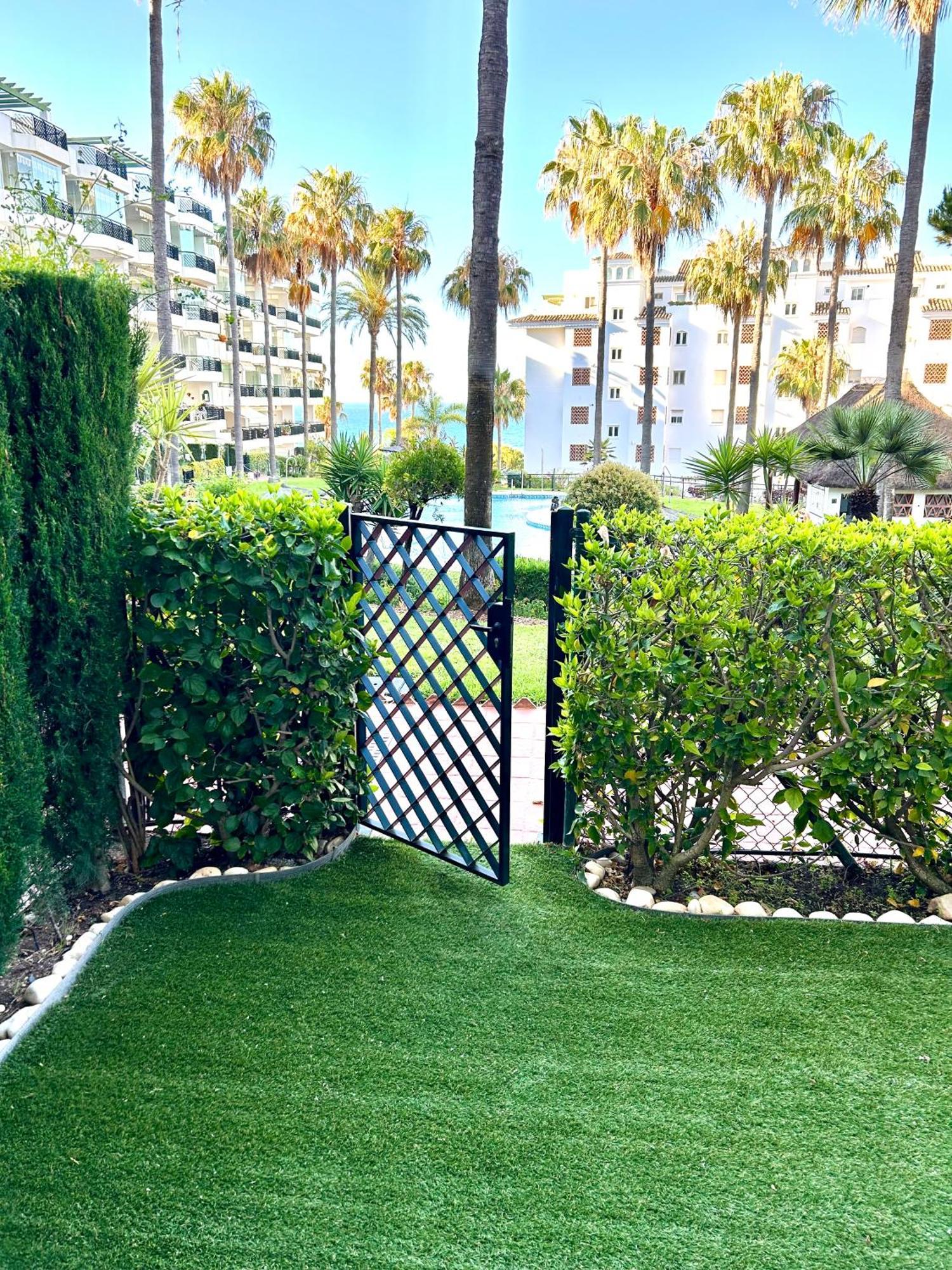 Mi Capricho, Beachfront, Grownfloor, Private Garden & Terrace Sitio de Calahonda Exterior foto